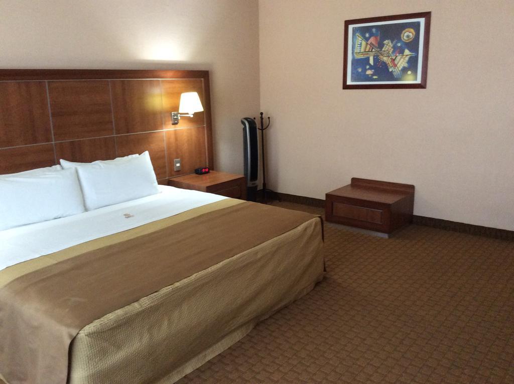 Hotel Soleil Business Class Celaya Kamer foto