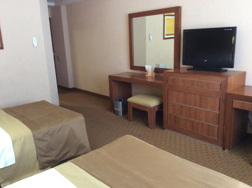 Hotel Soleil Business Class Celaya Kamer foto